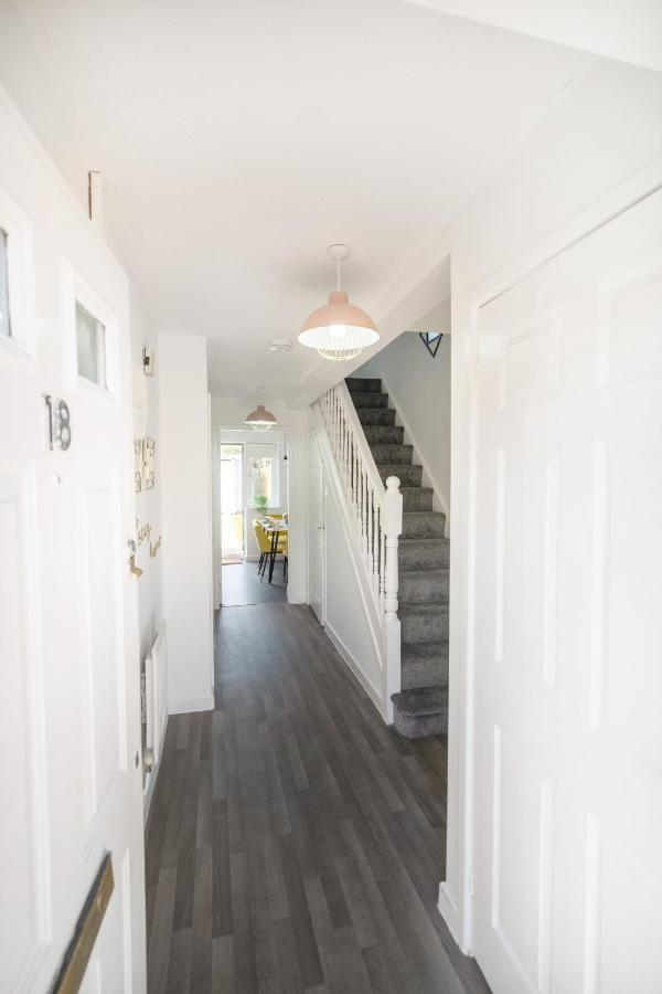 Stylish 3 Bed House, Large Garden, Parking, Wifi - Esho Stays Coventry Exterior foto